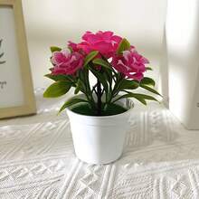 5头人造玫瑰，塑料盆栽，是送给女性和母亲的理想礼物，适合商店、家庭、酒店和办公室的桌面装饰，也是生日、毕业典礼和情人节的绝佳选择。