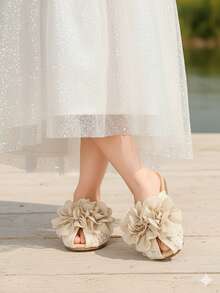 1 Pair Girls' New Gold Flower Hollow Mesh Embroidery Design Cute Sandals/Slippers, Suitable For 2-15 Years Old, Summer Outing, Holiday - Beige - View 1