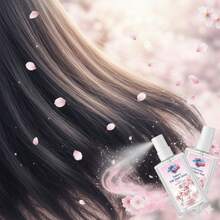 PAZT 抗静电香氛护发喷雾，蕴含石榴、山茶花、沉香玫瑰、薰衣草和樱花精华，带来清新优雅的迷人香气，持久留香，抚平毛躁，增强头发弹性和光泽，散发浪漫芬芳，令秀发健康亮泽。