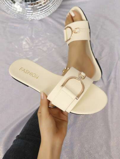 1双青少年米色金属扣平底凉鞋，女童软底舒适沙滩度假拖鞋，休闲简约青少年夏季时尚拖鞋