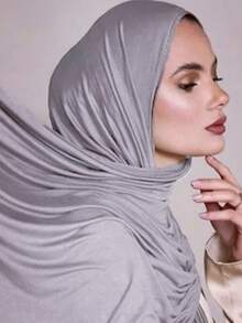 1件装女士加大码柔软针织头巾/披肩，纯色经典款，适合搭配长袍、头巾及其他服饰 - 灰色 - 查看 3