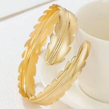 Damen minimalistische Metallarmband, elegant und luxuriös, geeignet für Freundschaft, Feste, Partys, Dates und den täglichen Gebrauch - Goldgelb - Übersicht 12