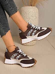 2026新款时尚厚底舒适软底休闲运动鞋，日常穿着增高多功能女式跑步鞋 - 豹紋 - 查看 4