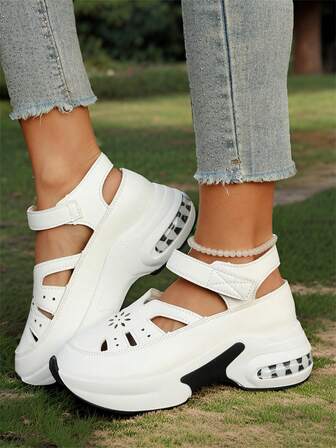 Damskor med urholkning på plattformen, sommarskor med mjuk botten och hög klack, sportskor med geometriskt mönster och stängd tå för inomhus, semester, utomhus, strand