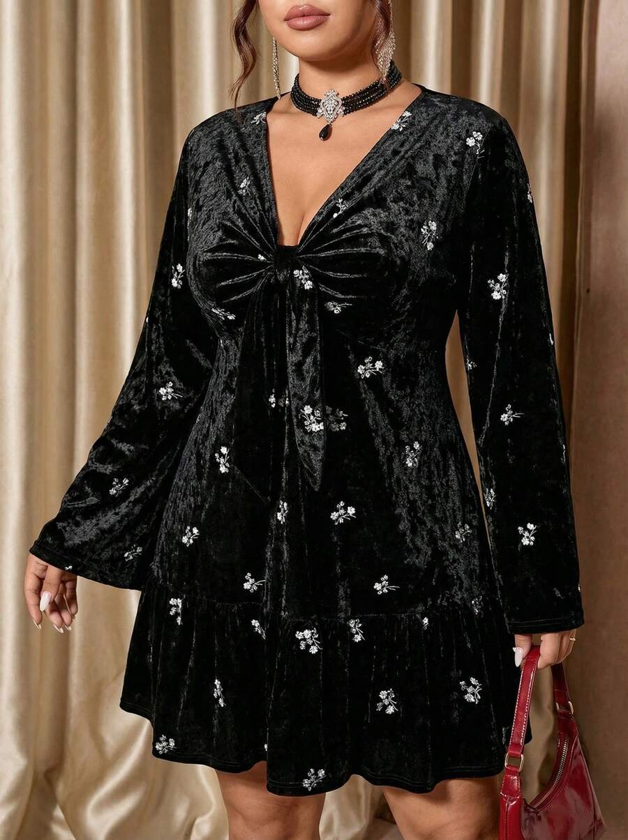 Voworia Damen Große Größen Boho Tee-Party Alltags Nationalität Urlaubs Schwarzes Samt Mini-Kleid mit Blumenstickerei, Bindedetail, A-Linie Langarm Kleid für Cyber Monday, Weihnachten, Thanksgiving, Silvester Partys - Schwarz - Übersicht 1