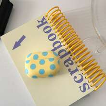 复古撞色粉蓝波点耳机盒，带挂环，可爱简约设计，兼容苹果Pro 2、Pro、3、1/2，适合女性使用