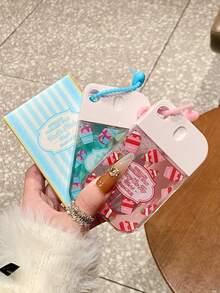 1/5瓶装（50毫升）巴西美人香氛喷雾，最多可选择5种香型，适用于室内外空气清新。这款多层次、令人愉悦的香氛喷雾具有持久的自然清新魅力，散发出浆果、棉花糖、焦糖爆米花、草莓、水果蛋糕和巧克力的优雅香气。 - 美食調 - 查看 8