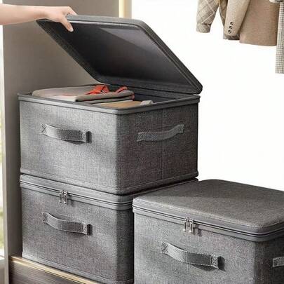 1个带拉链的防尘衣柜收纳盒，采用透气面料制成，可折叠设计，适合存放衣服、玩具、娃娃、鞋子、毯子、枕头和床上用品，非常适合衣柜、宿舍和家居收纳。