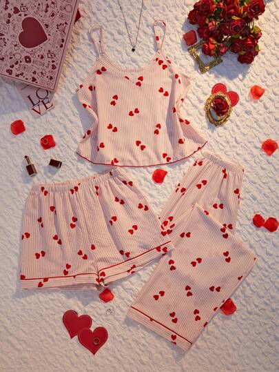 3-delars pyjamasset med romantiskt och bekvämt hjärtmönster och randigt linne, topp, shorts och byxor för kvinnor, lämpligt för vår och sommar