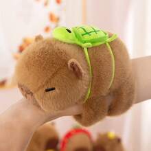 可爱水豚毛绒玩具，配有海龟背包 - 柔软聚酯纤维填充 - 卡哇伊水豚玩偶 - 送给孩子和收藏家的理想礼物 - 适合0-3岁儿童 - 彩色 - 查看 6