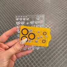 镜头保护膜+豹纹爱心贴纸，兼容苹果17 Pro Max/17 Pro，相机镜头保护膜玻璃盖，为您的手机提供时尚保护。手机装饰