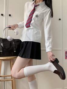 طقم زي موحد بأسلوب الجامعة قطعة واحدة، بلوزة بيضاء فضفاضة مطرزة بالزهور، تنورة سوداء قصيرة مطوية، ربطة عنق، مجموعة 3 قطع، مناسبة لأداء رقصات مجموعة الفتيات، موسم التخرج، تنكر الطالبات - متعدد الألوان - مشاهدة 7