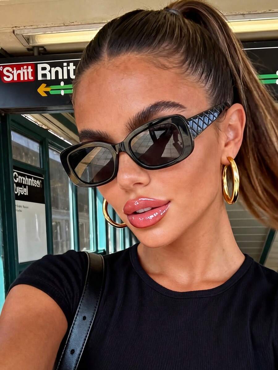 1 Pair Unisex Square Small Frame Black Minimalist Sunglasses, Suitable For Sports, Travel, Music Festivals, Sporty Style, Driving, Holiday Outfits, Beach, Outings, Summer Accessories, Vacation, Family Outings, Golf, Hiking, Elegant Attire, Street Style Accessories, Parties, Outdoor Activities, Street Style, Fishing, Outdoor Activities, Holidays, Vacation - Black - View 1