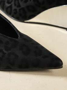 Elegant Leopard Print Pointed Toe Wedge Heels, Party Fashion - Black - View 7