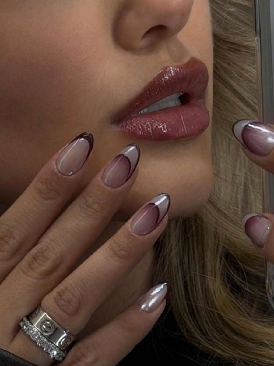 24 miếng dán móng tay hình oval ngắn, kiểu móng Pháp ombre, họa tiết đường kẻ màu nâu, bề mặt bóng, độ phủ cao, phù hợp cho móng tay hàng ngày của phụ nữ và bé gái. - Nhiều màu - Xem 1