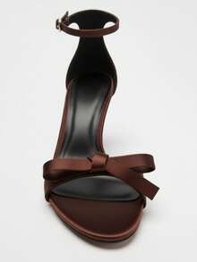 Sandalias de tacón alto con decoración de lazo elegante y de moda para mujer, atuendos de primavera y verano - Marrón - Ver 3