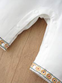 Middle Eastern Ramadan Baby Jumpsuit With Traditional Lace Trim - Short Sleeve White With Decorative Collar & Cuff Trim Details - White - View 5