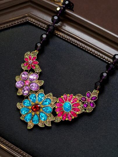 1件复古风格多色闪亮奢华花卉串珠项链，采用铜合金底座，镶嵌宝石，适合日常佩戴、派对、晚宴，以及情人节、母亲节和其他特殊场合的礼物。