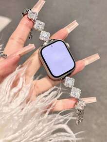 全新表带，兼容 4/5/6/7/8/SE，新款手镯式表带，女士银色手镯式表带，采用钻石花朵设计，搭配螺旋金属表带，兼容 38/40/41/42/44/45/46/49毫米表带，兼容 Ultra/SE/1/2/3/4/5/6/7/8/9/10系列，时尚优雅，适合日常、休闲、商务场合。