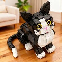800片燕尾服绅士猫积木套装，逼真的宠物猫积木模型，适合成人DIY组装动物积木玩具，可用于家居装饰和收藏，为爱猫人士和积木爱好者提供创意礼物。 - 彩色 - 查看 1