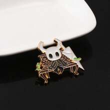 1枚可爱卡通毛毛虫合金珐琅徽章动漫骑士苍白之王胸针，可别在衣服、帽子、包包上，粉丝徽章配饰礼品 - 彩色 - 查看 7