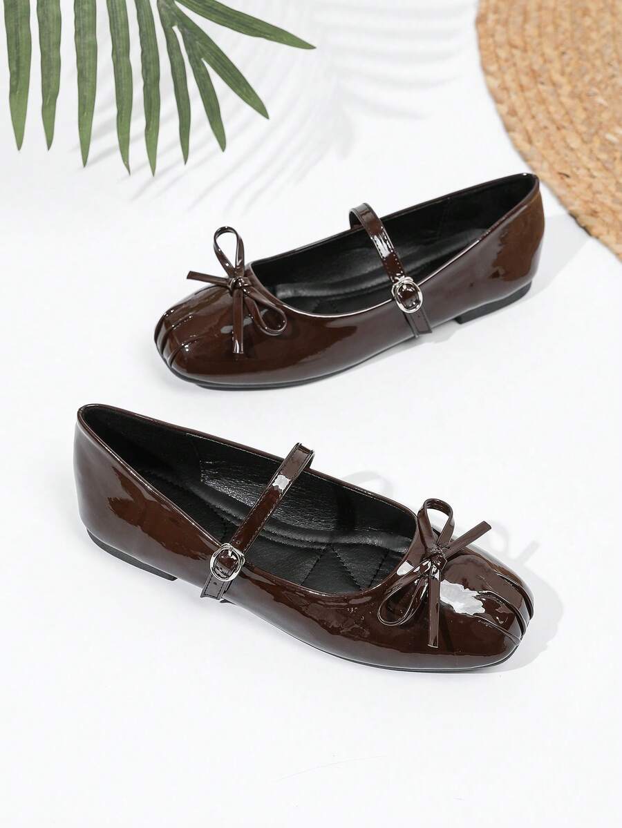 Giày Mary Jane cổ thấp kiểu vintage mới, giày quai ngang thoải mái, giày xếp ly dành cho nữ. - Màu cà phê - Xem 1