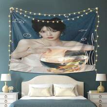 1pc Esther Yu Tapestry - Soft Light Beige-Friendly Horizontal Wall Hanging Suitable For Christmas Decor, Esther Yu Themed Room Aesthetics, Home & Commercial Spaces - Holiday Wall Art With Esther Character Design - 彩色 - 查看 5