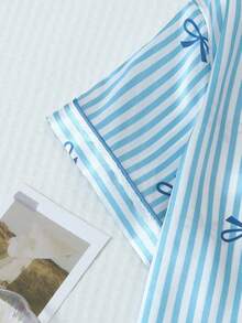 Bộ đồ ngủ nữ 2 món gồm áo tay ngắn cổ bẻ và quần short thắt nơ bằng vải satin kẻ sọc, thích hợp cho mùa xuân/hè. - Màu xanh lam - Xem 4