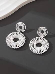 1 Pair Women's Unique Hollow Layered Geometric Circle Pendant Silver Earrings - Silver - View 2