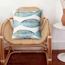 1PC 18x18 Inch Bohemian Style Pillow Cover, White Background With Blue & Navy Fish Pattern,  Navy Blue & White Coastal Pillow Case, Marine Life Pattern Short Plush Cushion Cover, Bluefin Tuna & Mackerel Pattern, Three Fish In Watercolor On Striped Background, Vintage Sardines Brand Throw Cover, Machine Washable For Bed, Sofa, Boat, Machine Washable For Bedroom, Sofa, Living Room, Retro Style, Decorative Pillowcase, Perfect Holiday Home Decor, Perfect For Valentine's Day/Birthday/Anniversary/Christmas/New Year/Holiday/Thanksgiving/Birthday Home Decoration - 風格-5 - 查看 4