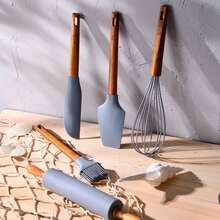 Ensemble de 2 poêles à frire Bergner Click&Cook Ø22Ø26cm en fonte d'aluminium bleue avec poignée amovible + Ensemble de 5 ustensiles de cuisine en silicone et bois - Bleu 2 - Voir 6