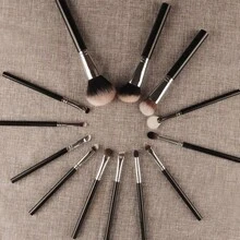 品牌化妆刷套装 13 件套，超柔软毛，包含粉底刷、轮廓刷等，化妆刷套装