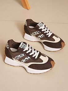 2026新款时尚厚底舒适软底休闲运动鞋，日常穿着增高多功能女式跑步鞋 - 豹紋 - 查看 5