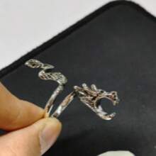 1pc Chinese Style Dragon Shaped Adjustable Smoking Ring, Creative Finger Ring Cigarette Holder, Unique Personalized Accessory, Suitable For Traditional Smoking Accessories, Adult Party Favor, Cigarette Accessories