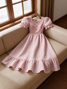 优雅时尚的新款春夏提花短袖方领公主风连衣裙，饰以珍珠纽扣和泡泡袖，复古度假风，适合斋月、节日、派对、校园、旅行度假和日常穿着。 - 粉色 - 查看 7