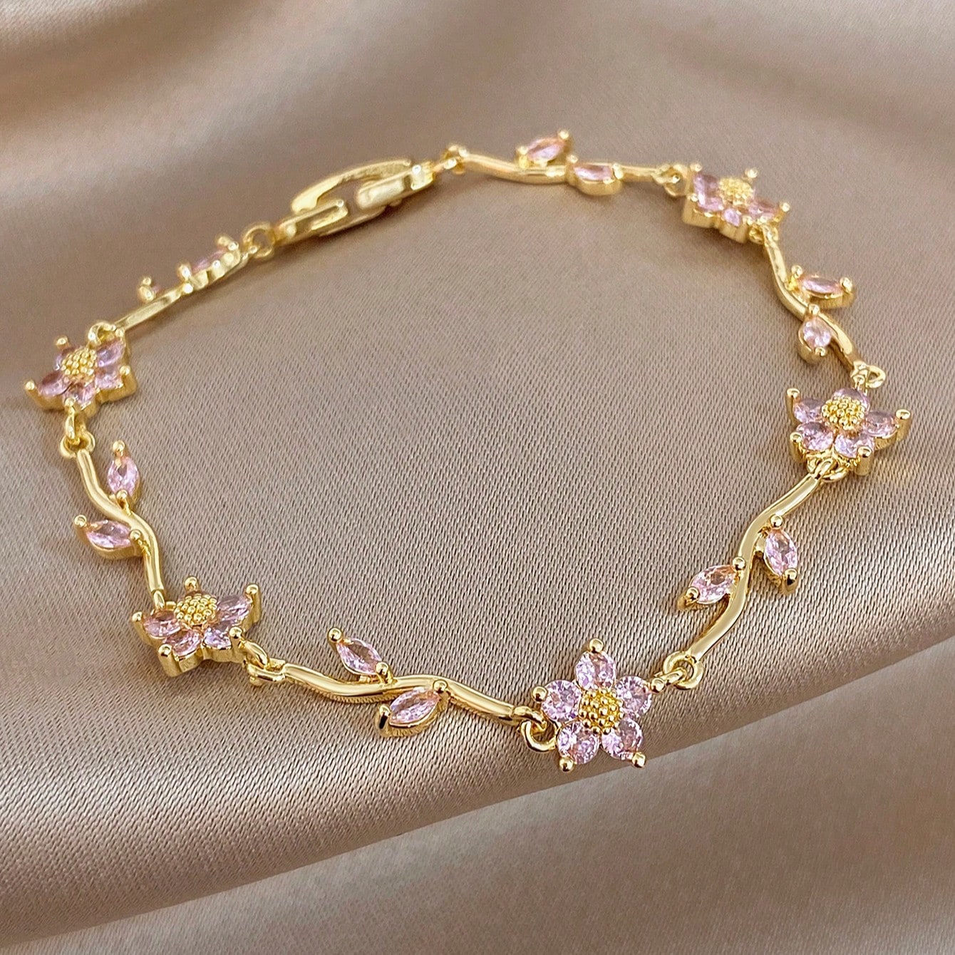 Pieza Pulsera con cadena y flor de cerezo, chapada en oro de 18K con circonita rosa, pulsera delicada y ajustable para mujer, para uso diario, boda, c
