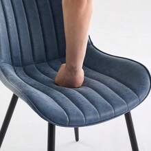 Juego de 2 sillas de comedor modernas de mediados de siglo – Respaldo cómodo – Tapizadas en piel sintética, patas de metal negro  Ideales para comedor, cocina, dormitorio o sala de espera - Azul - Ver 6