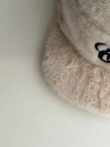 1pc Plush "E" Letter Embroidered Baseball Cap, Warm Fleece Flat Top Hat, Unisex Autumn/Winter - The Plush Flat Top Of the Letter "e" - View 9