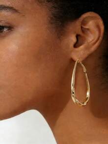 1对简约扭曲圈形耳环，休闲百搭金属耳环，适合日常佩戴 - 4160 - 查看 2