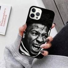 Funda de Teléfono de Moda Popular Cantante Rapper Y-Young Boys Adecuada para iPhone 17/16/15/14/13/12/11/Air/Pro/ProMax y Galaxy S22/S23/S24/S25 Plus Fe Ultra, Patrones Divertidos y Extraños, Personajes Divertidos y Lindos, Funda de Teléfono de Moda Clásica, Esencial Antigolpes Antihuellas Funda de Teléfono Duradera, Moda Popular, Gran Opción de Regalo, Funda de Teléfono para Hombres, Funda de Teléfono para Mujeres - 16057 - Ver 2