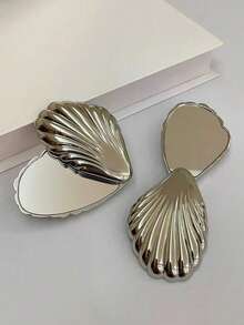 Handheld Heart Shaped Makeup Mirror | Cute Valentine's Day Gift For Her Girlfriend Wife | Portable Double-Sided Mini Compact Mirror | Foldable Non-Fragile Simple Cosmetic Repair Mirror For Travel Purse School Office Home Makeup Vanity | Love Shape Romantic Mirror For Teens Women Girls, Birthday Gift, Anniversary Present, Bridal Shower, Selfie Photo Prop, Prom Night - Bạc - Xem 3