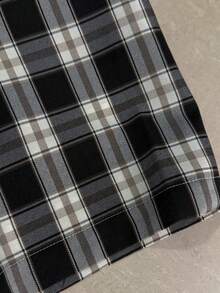 WAIT HIM Camisa casual de manga corta con botones delanteros a cuadros para hombre, de verano - Blanco y Negro - Ver 6