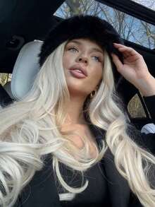 帽子 + 26 英寸可拆卸合成纤维假发，高温合成纤维金色卷发，适合日常佩戴。 - 金色 - 查看 4