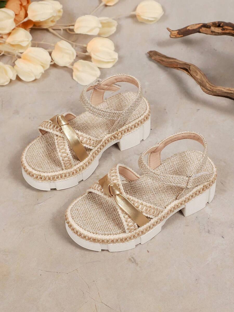 Dép xăng đan mùa hè kiểu Bohemian đế dày mới cho bé gái, chất liệu vải lanh cao cấp mềm mại và thoáng khí, thiết kế khóa dán dễ dàng mang vào, phong cách nghỉ dưỡng Bohemian cổ điển, đế dày có vân giúp đi lại chắc chắn, nhẹ và thoải mái, phù hợp cho bé gái từ 4-15 tuổi, học sinh tiểu học và trung học, kỳ nghỉ hè, dã ngoại, tiệc tùng, hoạt động bãi biển. - Vàng - Xem 1