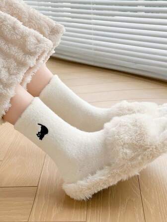 1Pair Ins Style Cute Cat Pattern Women's Mid Tube Socks Thick Velvet Cartoon Cat Daily Home Leisure Fashion Comfortable Socks