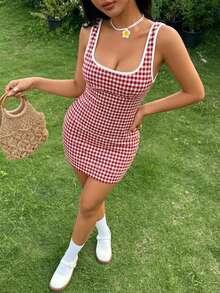 Women's Red & White Plaid Camisole U-Neck Bodycon Mini Dress, Vintage Style For Date, Summer Outing, Valentine's Day - Red - View 3