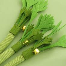 1pc Realistic Celery & Silvervine Cat Toy With Bell, Chew Toy For Pets