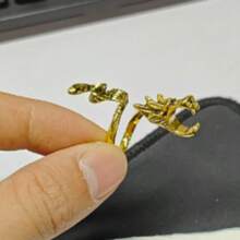 1pc Chinese Style Dragon Shaped Adjustable Smoking Ring, Creative Finger Ring Cigarette Holder, Unique Personalized Accessory, Suitable For Traditional Smoking Accessories, Adult Party Favor, Cigarette Accessories