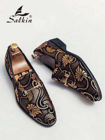 奢华浪漫设计师男士乐福鞋，一脚蹬设计，波西米亚风度假花卉图案，金属搭扣装饰，英伦风休闲鞋，绅士商务社交鞋，男士日常办公派对婚礼鞋，情侣约会，浪漫晚餐，节日礼物，返校学生鞋，学院风四季皆宜，建议选择大一码。