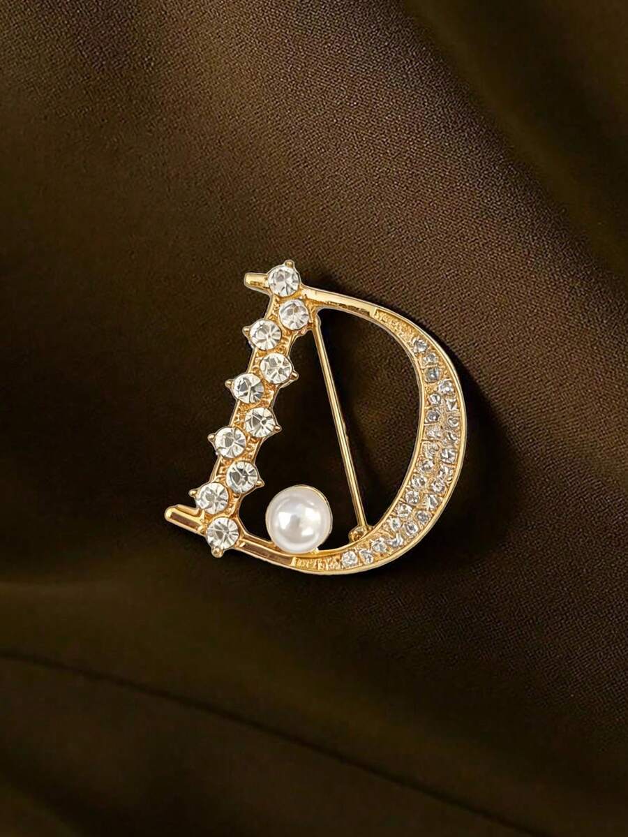 Women's Elegant Minimalist Brooch, Letter D Inlaid With Shiny Diamonds, Can Be Used As Clothing Accessory, Bag Charm Or Fashionable Pin, Unique Style. Suitable As A Gift For All Seasons. - Multicolor - View 1